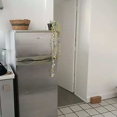 Charmant Deux Pieces A Arcueil, Mitoyen A La Maison Des Examens Apartment